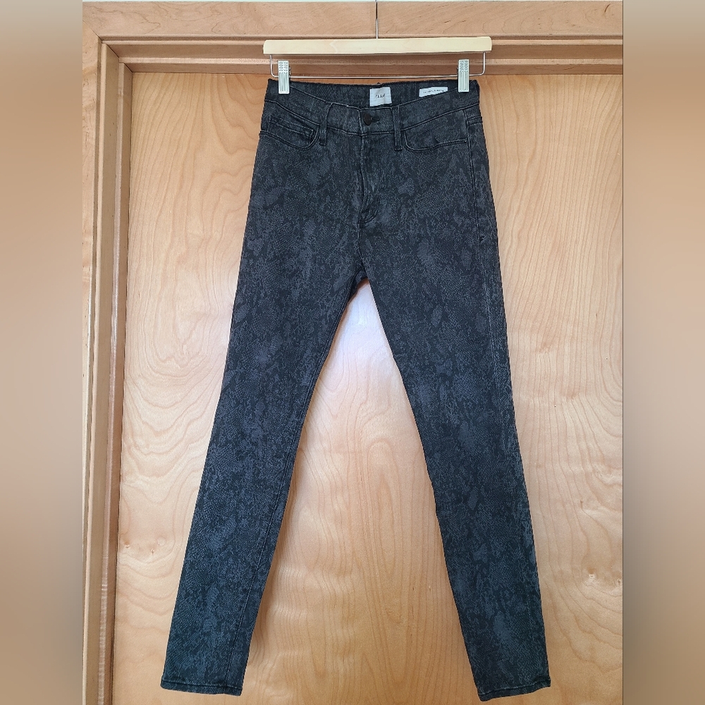FRAME Denim Le Skinny de Jeanne in Charcoal Black Tonal Python Size 30